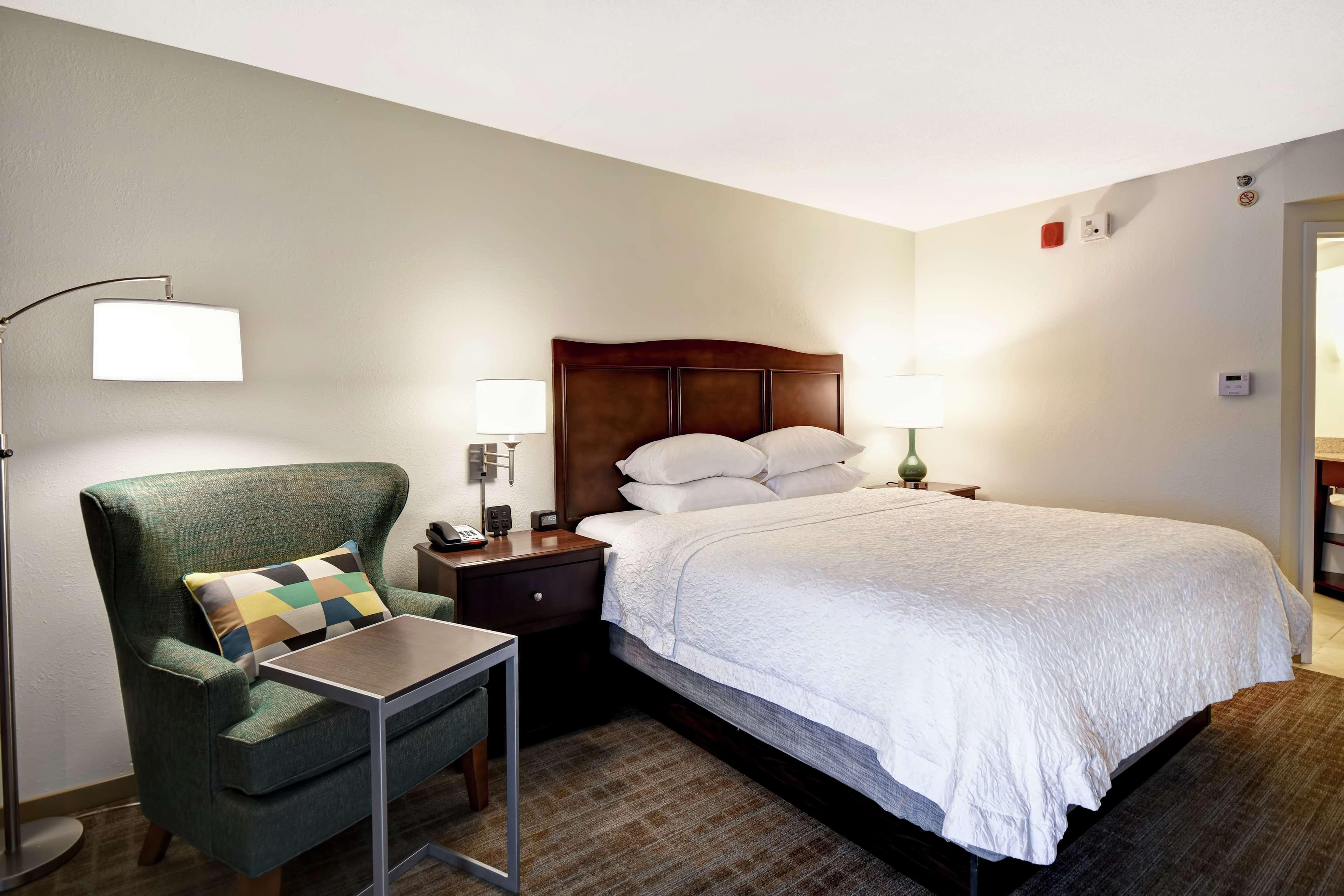 Hampton Inn Overland Park Exterior photo