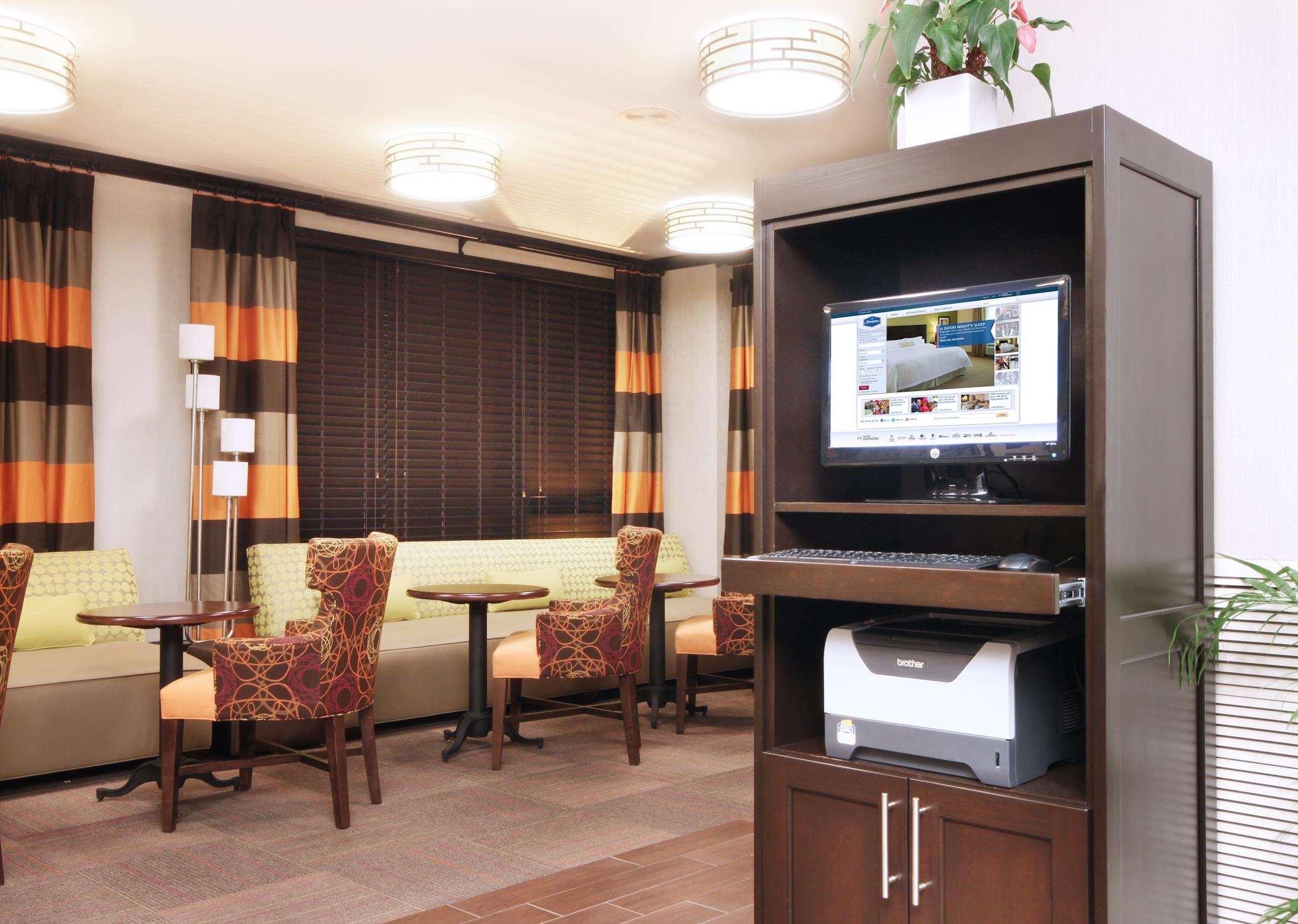 Hampton Inn Overland Park Restaurant photo