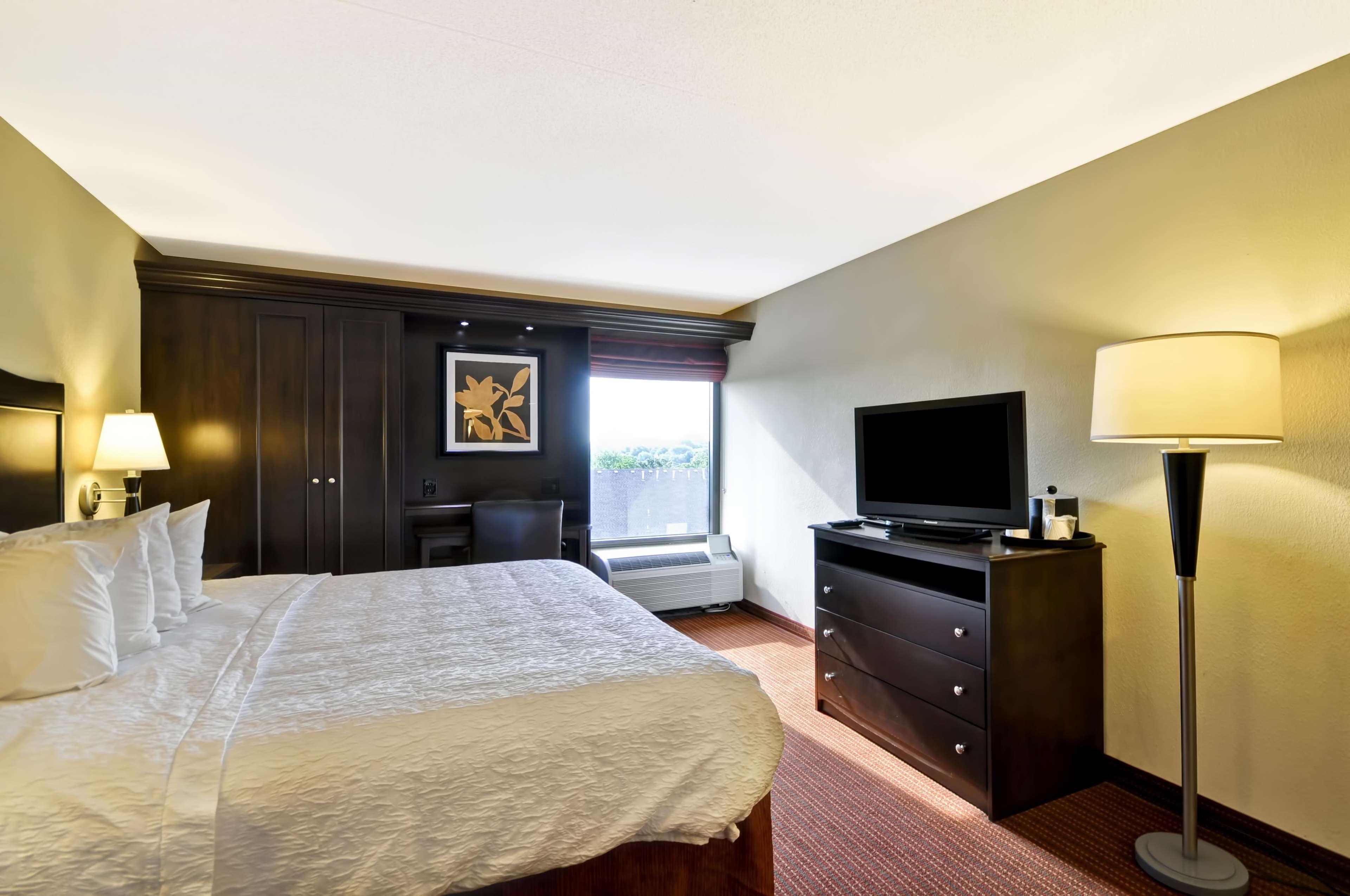 Hampton Inn Overland Park Exterior photo