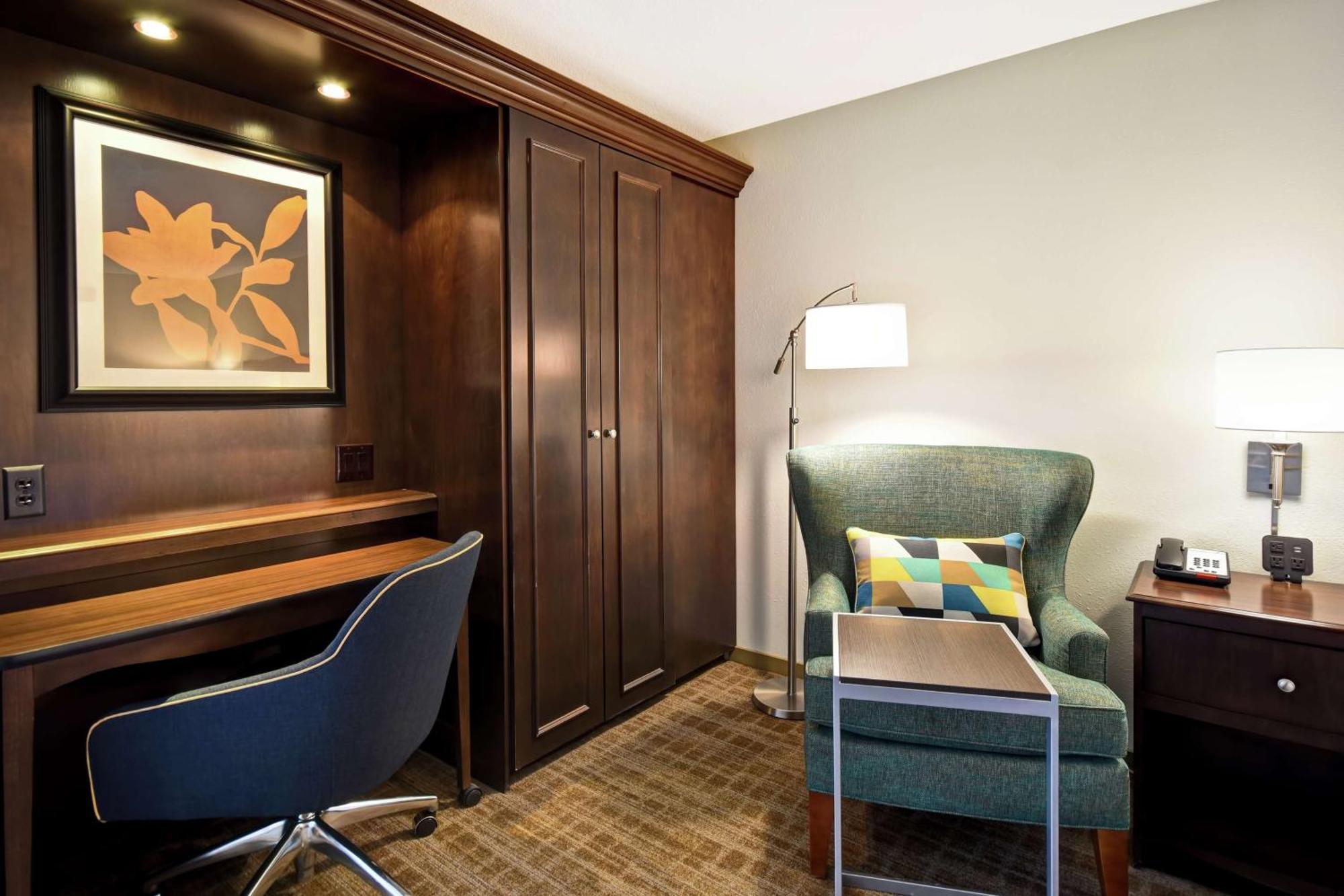 Hampton Inn Overland Park Exterior photo